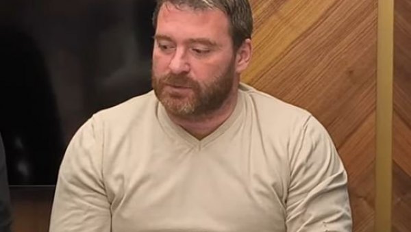 РАСТКО СТОЈКОВИЋ ПОСЛАО ЈАСНУ ПОРУКУ: Деци је место у школи РАСТКО СТОЈКОВИЋ ПОСЛАО ЈАСНУ ПОРУКУ: Деци је место у школи