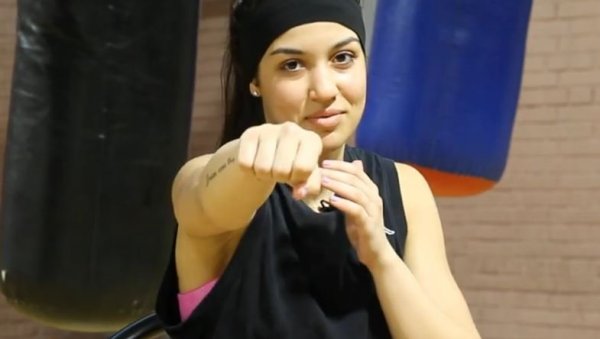 ДРАГАНА ЈОВАНОВИЋ СЕ ОГЛАСИЛА: Деци је место у школи ДРАГАНА ЈОВАНОВИЋ СЕ ОГЛАСИЛА: Деци је место у школи