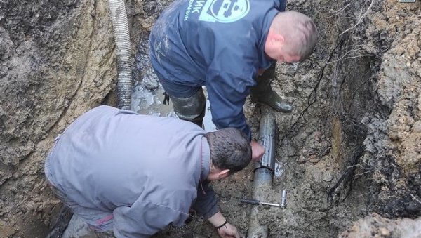 ДЕО ГРАДА БЕЗ ВОДЕ: Радови у насељу Дуваника у Зрењанину ДЕО ГРАДА БЕЗ ВОДЕ: Радови у насељу Дуваника у Зрењанину