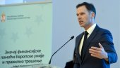 МАЛИ ПОРУЧИО ЛОКАЛНИМ САМОУПРАВАМА: Ваши буџети су ваша одговорност МАЛИ ПОРУЧИО ЛОКАЛНИМ САМОУПРАВАМА: Ваши буџети су ваша одговорност