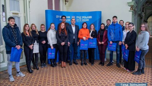 STRUČNA PRAKSA OD 1. FEBRUARA: Mladi potpisali ugovore sa gradom Zrenjaninom STRUČNA PRAKSA OD 1. FEBRUARA: Mladi potpisali ugovore sa gradom Zrenjaninom