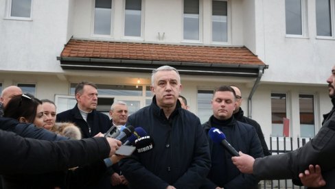 ELEK U GORAŽDEVCU: Glas za Srpsku listu, glas za svakog Srbina koji želi da ostane na KiM (FOTO/VIDEO) ELEK U GORAŽDEVCU: Glas za Srpsku listu, glas za svakog Srbina koji želi da ostane na KiM (FOTO/VIDEO)