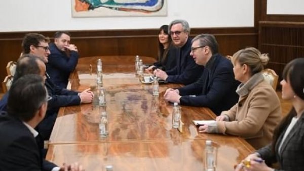 ВУЧИЋ СЕ САСТАО СА КОСГРЕЈВОМ: Разговарали смо о могућности да Београд и Србија буду домаћини највеће светске технолошке конференције ВУЧИЋ СЕ САСТАО СА КОСГРЕЈВОМ: Разговарали смо о могућности да Београд и Србија буду домаћини највеће светске технолошке конференције