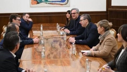 ВУЧИЋ СЕ САСТАО СА КОСГРЕЈВОМ: Разговарали смо о могућности да Београд и Србија буду домаћини највеће светске технолошке конференције ВУЧИЋ СЕ САСТАО СА КОСГРЕЈВОМ: Разговарали смо о могућности да Београд и Србија буду домаћини највеће светске технолошке конференције