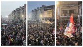 REKE LJUDI SE SLILE U JAGODINU: Pogledajte šta se upravo dešava na glavnom Trgu gde uskoro počinje skup (VIDEO)