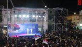 ВЕСЕЛО У ЈАГОДИНИ: Прелепа атмосфера са трга где ће бити велики скуп (ВИДЕО) ВЕСЕЛО У ЈАГОДИНИ: Прелепа атмосфера са трга где ће бити велики скуп (ВИДЕО)