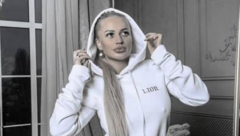 POZNATA BLOGERKA POGINULA U STRAVIČNOJ NESREĆI: Među povređenima i njen sin (10), automobil je potpuno smrskan (FOTO/VIDEO) POZNATA BLOGERKA POGINULA U STRAVIČNOJ NESREĆI: Među povređenima i njen sin (10), automobil je potpuno smrskan (FOTO/VIDEO)