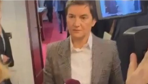 BRNABIĆ REŠILA PROVOKATORE IZ KRENI PROMENI: Prišla im da razgovaraju i ogolila njihovo neznanje (VIDEO) BRNABIĆ REŠILA PROVOKATORE IZ KRENI PROMENI: Prišla im da razgovaraju i ogolila njihovo neznanje (VIDEO)