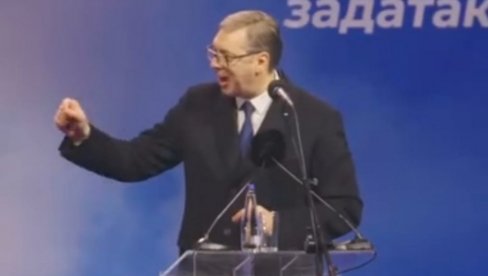 ДИВНО ЈЕ БИТИ ПРЕДСЕДНИК СРБИЈЕ, НЕ ПОСТОЈИ НИШТА ЛЕПШЕ НА СВЕТУ: Председник Вучић послао јасну поруку након скупа у Јагодини (ВИДЕО) ДИВНО ЈЕ БИТИ ПРЕДСЕДНИК СРБИЈЕ, НЕ ПОСТОЈИ НИШТА ЛЕПШЕ НА СВЕТУ: Председник Вучић послао јасну поруку након скупа у Јагодини (ВИДЕО)