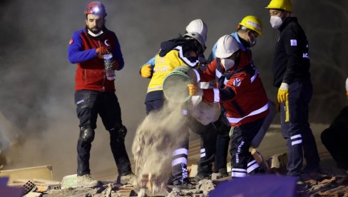 NOVI DETALJI TRAGEDIJE U TURSKOJ: Pronađena još jedna žrtva ispod ruševina zgrade - spasene tri osobe NOVI DETALJI TRAGEDIJE U TURSKOJ: Pronađena još jedna žrtva ispod ruševina zgrade - spasene tri osobe