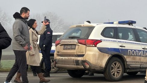 SAMO NAIVČINE VERUJU U SPONTANO OKUPLJANJE: Pogledajte ko danas pravi haos kod Novog Sada SAMO NAIVČINE VERUJU U SPONTANO OKUPLJANJE: Pogledajte ko danas pravi haos kod Novog Sada