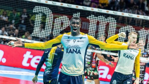 DELUJE DA ĆE SE ULOŽENI NOVAC ISPLATITI: Skupo plaćene zvezde domaćina su otvorile sezonu u stilu