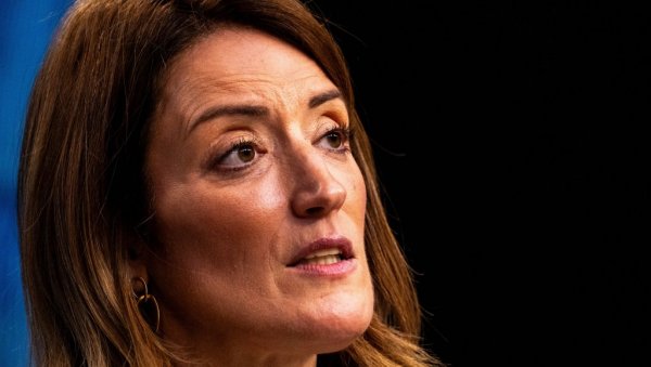 МЕЦОЛА СЕ ОГРАДИЛА ОД ПИЦУЛИНИХ ТВИТОВА: Лични ставови посланика нису и став Европског парламента МЕЦОЛА СЕ ОГРАДИЛА ОД ПИЦУЛИНИХ ТВИТОВА: Лични ставови посланика нису и став Европског парламента