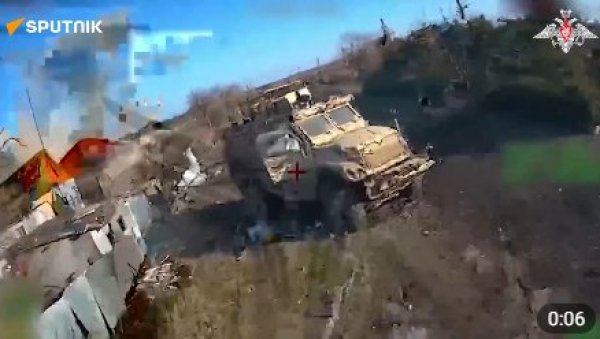 ДИРЕКТНО У МЕТУ: Руска војска уништава украјинске оклопњаке (ВИДЕО) ДИРЕКТНО У МЕТУ: Руска војска уништава украјинске оклопњаке (ВИДЕО)