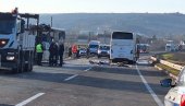 U URGENTNI CENTAR PRIMLJENO 19 OSOBA: Oglasio se MUP o nesreći kod Umke U URGENTNI CENTAR PRIMLJENO 19 OSOBA: Oglasio se MUP o nesreći kod Umke