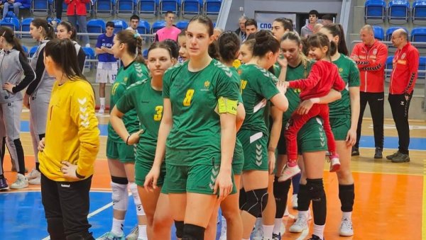 ЦРНОГОРКАМА ПРВА ОД СЕДАМ КРУНА: У Краљеву завршено друго издање међународног рукометног турнира за кедеткиње ЦРНОГОРКАМА ПРВА ОД СЕДАМ КРУНА: У Краљеву завршено друго издање међународног рукометног турнира за кедеткиње