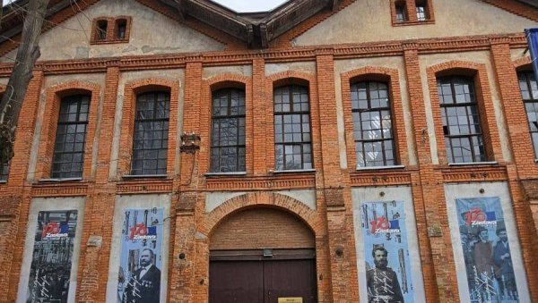 СТАРИ ТОПОВИ У НОВОМ РУХУ: Изливени у 19. веку сада постављени на улаз Музеј Стара ливница СТАРИ ТОПОВИ У НОВОМ РУХУ: Изливени у 19. веку сада постављени на улаз Музеј Стара ливница