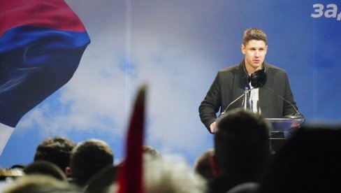 DOCENTKINJA SE PRIDRUŽILA UVREDAMA I PRETNJAMA STUDENTU GENERACIJE: Miloš Pavlović jasno odgovorio, svojim imenom stojim uz ono u šta veruje DOCENTKINJA SE PRIDRUŽILA UVREDAMA I PRETNJAMA STUDENTU GENERACIJE: Miloš Pavlović jasno odgovorio, svojim imenom stojim uz ono u šta veruje