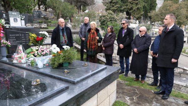 ОБЕЛЕЖЕНА ГОДИШЊИЦА СМРТИ СРЂАНА АЛЕКСИЋА У ТРЕБИЊУ: Љубав према човеку је универзална ОБЕЛЕЖЕНА ГОДИШЊИЦА СМРТИ СРЂАНА АЛЕКСИЋА У ТРЕБИЊУ: Љубав према човеку је универзална