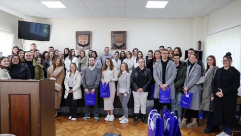 SVETOSAVSKE NAGRADE: Za najbolje studente iz Sečnja SVETOSAVSKE NAGRADE: Za najbolje studente iz Sečnja