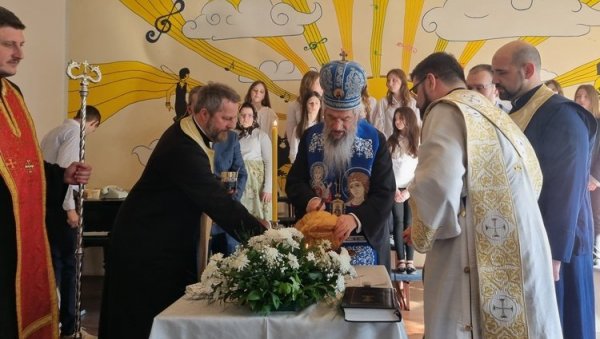 У ЧАСТ СВЕТИТЕЉУ: У крајугевачкој ОШ Ђура Јакшић обележили Светог Саву У ЧАСТ СВЕТИТЕЉУ: У крајугевачкој ОШ Ђура Јакшић обележили Светог Саву