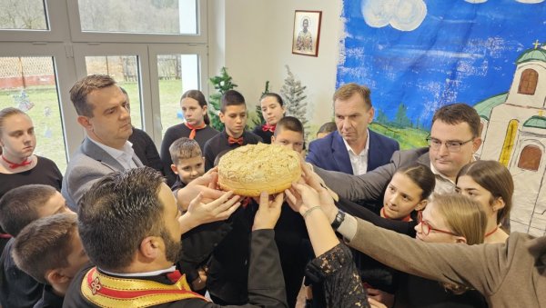 СВЕЧАНО ПОДНО МАЈЕВИЦЕ: Савиндан обележен у школама у Републици Српској СВЕЧАНО ПОДНО МАЈЕВИЦЕ: Савиндан обележен у школама у Републици Српској