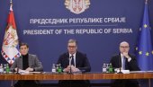 NEOPHODAN DIJALOG: Vučić saopštio važne vesti građanima povodom studentskih zahteva i najavio hitnu rekonstrukciju Vlade NEOPHODAN DIJALOG: Vučić saopštio važne vesti građanima povodom studentskih zahteva i najavio hitnu rekonstrukciju Vlade