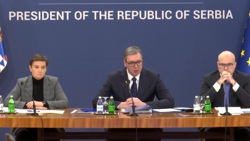 POTPISAĆU ODLUKU O POMILOVANJU NAJKASNIJE U SREDU: Predsednik Vučić o ispunjenju studentskih zahteva POTPISAĆU ODLUKU O POMILOVANJU NAJKASNIJE U SREDU: Predsednik Vučić o ispunjenju studentskih zahteva