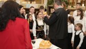 ĐACI ŠKOLE MILOŠ CRNJANSKI OBELEŽILI ŠKOLSKU SLAVU: Svečano u Srpskom Itebeju ĐACI ŠKOLE MILOŠ CRNJANSKI OBELEŽILI ŠKOLSKU SLAVU: Svečano u Srpskom Itebeju