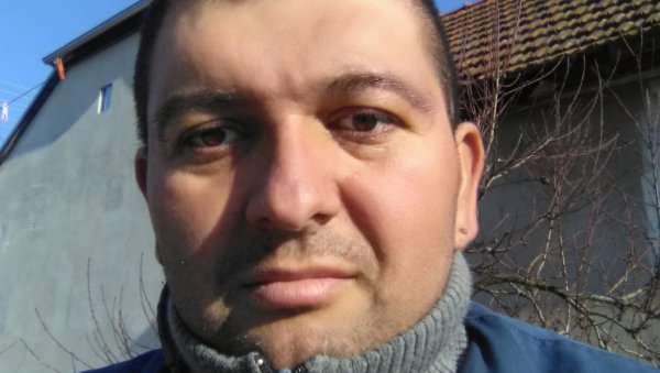 НИ ЛЕКОВЕ НЕ МОЖЕ ДА КУПИ: Бранислав Фиштер из Бачке Паланке већ пету годину болестан живи у мраку и без икаквих примања НИ ЛЕКОВЕ НЕ МОЖЕ ДА КУПИ: Бранислав Фиштер из Бачке Паланке већ пету годину болестан живи у мраку и без икаквих примања