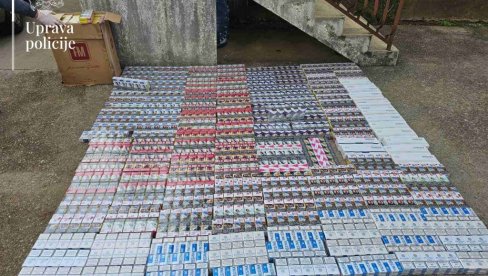 POLICIJSKE AKCIJE U NIKŠIĆU I PODGORICI:Uhapšene tri osobe, zaplenjeno 7.319 paklica cigareta (FOTO) POLICIJSKE AKCIJE U NIKŠIĆU I PODGORICI:Uhapšene tri osobe, zaplenjeno 7.319 paklica cigareta (FOTO)