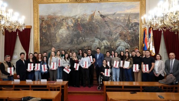 СТИПЕНДИЈЕ ЗА 35 СТУДЕНАТА: Сомбор наставља са подршком младима СТИПЕНДИЈЕ ЗА 35 СТУДЕНАТА: Сомбор наставља са подршком младима