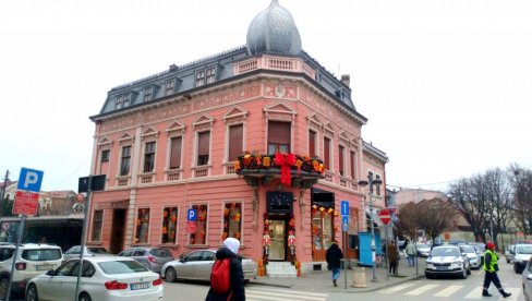 FASADA ZA PONOS SRCA BRANIČEVA: Zgrada nekadašnje apoteke Dušmanić, u centru Požarevca, uspešno rekonstruisani spomenik kulture FASADA ZA PONOS SRCA BRANIČEVA: Zgrada nekadašnje apoteke Dušmanić, u centru Požarevca, uspešno rekonstruisani spomenik kulture