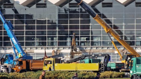NA DOBROM SMO PUTU Turkulov: Pacijentkinja povređena pri padu nadstrešnice sa sigurnošću stabilno