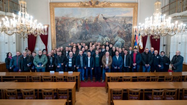 ХЕРОЈИ - ЧУВАРИ СРБИЈЕ: У Сомбору настављена додела борачких споменица ХЕРОЈИ - ЧУВАРИ СРБИЈЕ: У Сомбору настављена додела борачких споменица