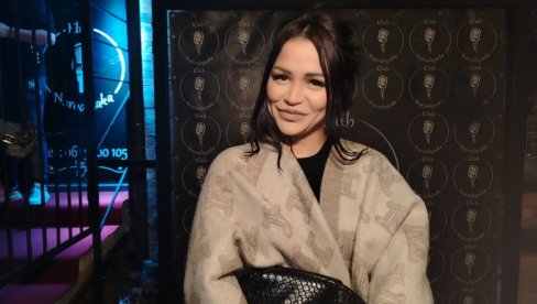 SVE ŠTO NOSITE U SEBI, NE MOŽE DA SE NAUČI: Aleksandra Mladenović o trajanju na sceni i rodnom kraju (FOTO/VIDEO) SVE ŠTO NOSITE U SEBI, NE MOŽE DA SE NAUČI: Aleksandra Mladenović o trajanju na sceni i rodnom kraju (FOTO/VIDEO)