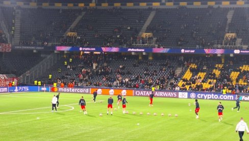 BERNOM SE ORI PESMA DELIJA: Fantastična atmosfera navijača Crvene zvezde pred meč sa Jang Bojsom BERNOM SE ORI PESMA DELIJA: Fantastična atmosfera navijača Crvene zvezde pred meč sa Jang Bojsom
