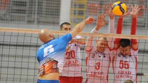 RIBNICA DOČEKUJE RADNIČKI: Komšijsko odmeravanje snaga Kraljevčana i Kragujevčana RIBNICA DOČEKUJE RADNIČKI: Komšijsko odmeravanje snaga Kraljevčana i Kragujevčana
