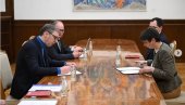VUČIĆ KRATKO RAZGOVARAO SA ŠEFOM DELEGACIJE EU U SRBIJI: Sa nemačkom ambasadorkom još kraće (FOTO) VUČIĆ KRATKO RAZGOVARAO SA ŠEFOM DELEGACIJE EU U SRBIJI: Sa nemačkom ambasadorkom još kraće (FOTO)