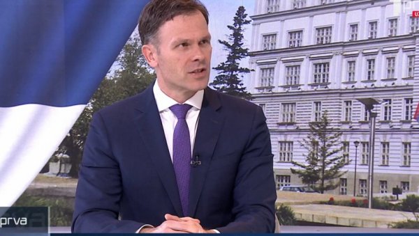 СУТРА КРЕЋЕ ИСПЛАТА СТУДЕНТСКИХ СТИПЕНДИЈА И КРЕДИТА: 1.000 стипендија за надарене студенте СУТРА КРЕЋЕ ИСПЛАТА СТУДЕНТСКИХ СТИПЕНДИЈА И КРЕДИТА: 1.000 стипендија за надарене студенте