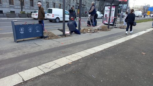 SREĐUJU AUTOBUSKA STAJALIŠTA: U Takovskoj ulici posle deceniju i po počeli radovi SREĐUJU AUTOBUSKA STAJALIŠTA: U Takovskoj ulici posle deceniju i po počeli radovi