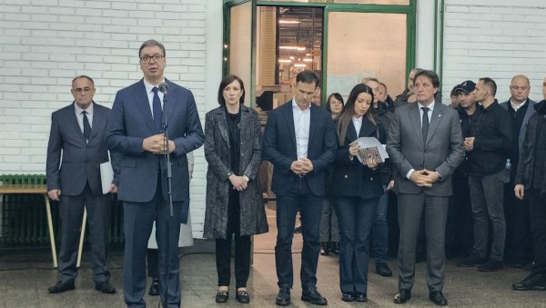 ВУЧИЋ У ПРВОЈ ПЕТОЛЕТКИ: За нас је ова фабрика од стратешког значаја, предузели смо мере да сачувамо посао запосленима ВУЧИЋ У ПРВОЈ ПЕТОЛЕТКИ: За нас је ова фабрика од стратешког значаја, предузели смо мере да сачувамо посао запосленима