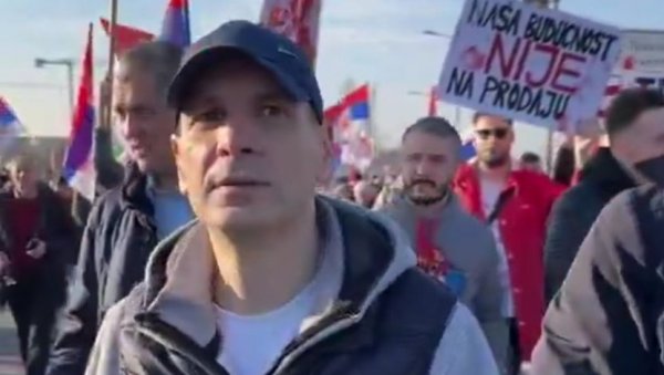 СТУДЕНТЕ ПРЕДВОДИ МИЛОШ ЈОВАНОВИЋ: Опозиционар који је ћутао на погром Срба са КиМ на челу протеста СТУДЕНТЕ ПРЕДВОДИ МИЛОШ ЈОВАНОВИЋ: Опозиционар који је ћутао на погром Срба са КиМ на челу протеста
