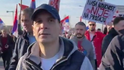 STUDENTE PREDVODI MILOŠ JOVANOVIĆ: Opozicionar koji je ćutao na pogrom Srba sa KiM na čelu protesta STUDENTE PREDVODI MILOŠ JOVANOVIĆ: Opozicionar koji je ćutao na pogrom Srba sa KiM na čelu protesta