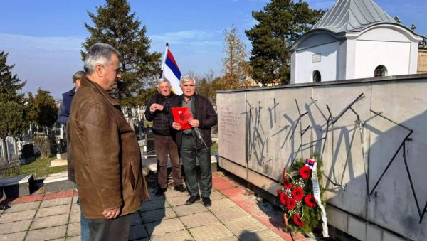 ДАН СЕЋАЊА НА ЖРТВЕ У ГОЛУБОВАЧКОЈ ШУМИ: Положен венац на спомен-костурницу у Параћину ДАН СЕЋАЊА НА ЖРТВЕ У ГОЛУБОВАЧКОЈ ШУМИ: Положен венац на спомен-костурницу у Параћину