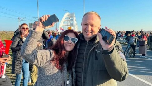 FORMIRANA ANKETNA KOMISIJA ZA PAD NADSTREŠNICE: Članovi nezavisni od Đilasa i Šolaka taman koliko je i Proglas od njih FORMIRANA ANKETNA KOMISIJA ZA PAD NADSTREŠNICE: Članovi nezavisni od Đilasa i Šolaka taman koliko je i Proglas od njih