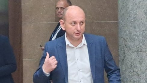 POSLANICI DPS ZATRAŽILI OD MANDIĆA NOVAC ZA PUT U AMERIKU: Knežević otkrio POSLANICI DPS ZATRAŽILI OD MANDIĆA NOVAC ZA PUT U AMERIKU: Knežević otkrio