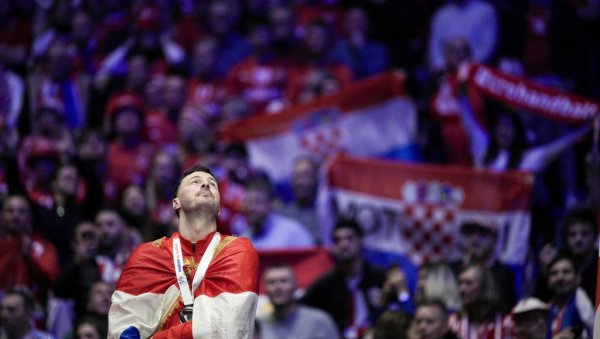 ГОСПОДСКИ ПОТЕЗ ДАНАЦА: Капитен Хрватске у сузама, гол за крај (ВИДЕО) ГОСПОДСКИ ПОТЕЗ ДАНАЦА: Капитен Хрватске у сузама, гол за крај (ВИДЕО)