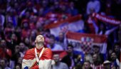 ГОСПОДСКИ ПОТЕЗ ДАНАЦА: Капитен Хрватске у сузама, гол за крај (ВИДЕО) ГОСПОДСКИ ПОТЕЗ ДАНАЦА: Капитен Хрватске у сузама, гол за крај (ВИДЕО)