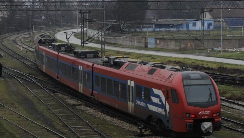 BRŽE I UDOBNIJE: Od danas od Kraljeva do Požege saobraća elektromotorni voz BRŽE I UDOBNIJE: Od danas od Kraljeva do Požege saobraća elektromotorni voz